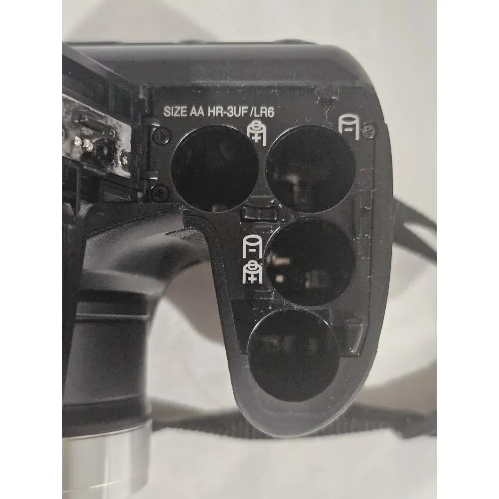 Fujifilm FinePix S Series S700 7.1MP Digital Camera - Black w/ Adtl Lenses Works
